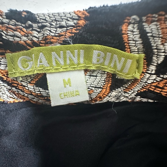 Gianni Bini Lordice Jacquard Mini A-lined Metallic Printed Skirt - Picture 5 of 9